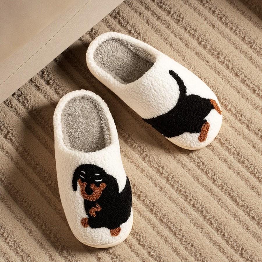 Women's Dachshund Slippers - Plush Sausage Dog Fuzzy Indoor Shoes